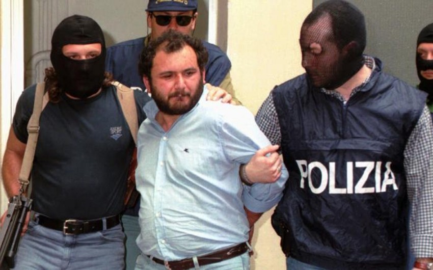 İtaliyada 100 nəfəri öldürmüş mafioz həbsxanadan vaxtından əvvəl buraxıldı