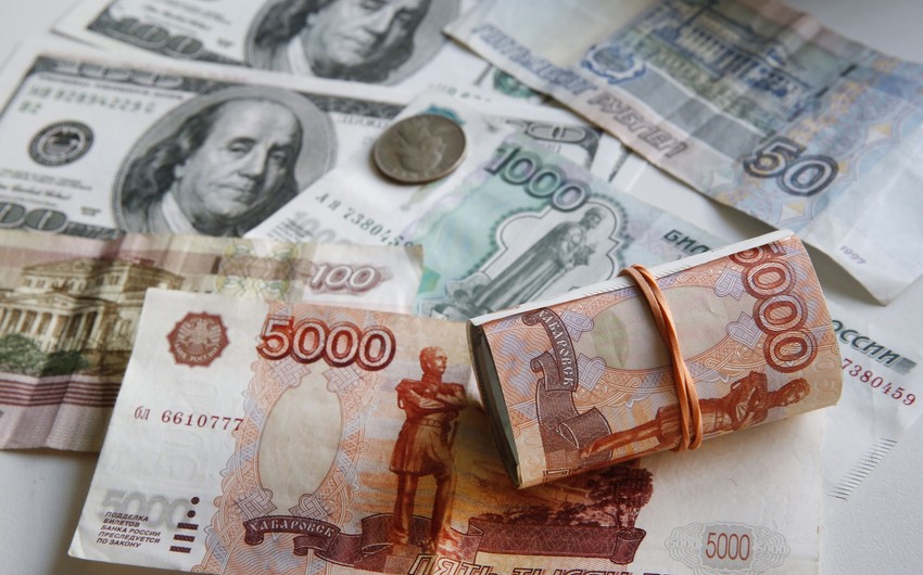 Russian ruble drops against US dollar and euro 