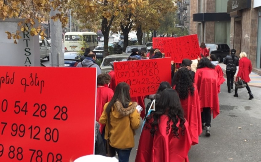 В Ереване прошла акция протеста женщин