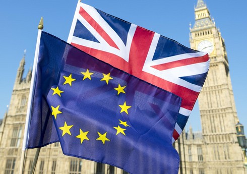 Великобритания согласилась отложить ратификацию торговой сделки с ЕС