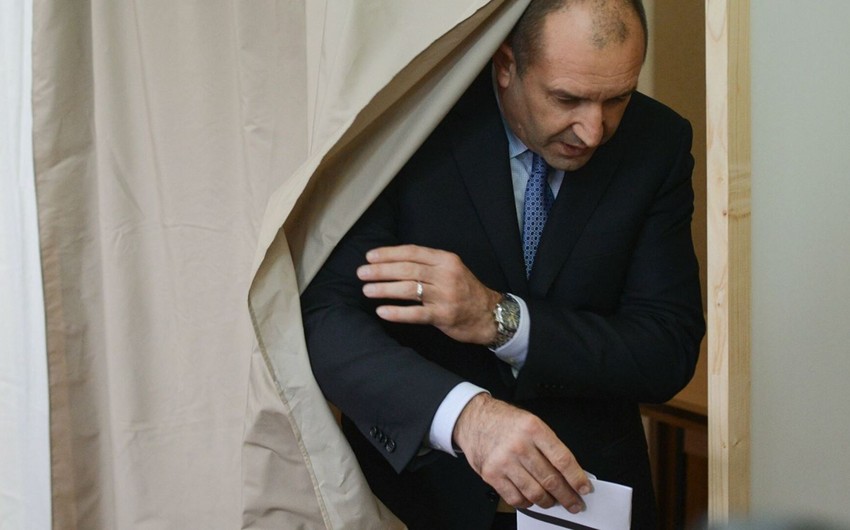Bolqarıstanın hazırkı prezidenti seçkilərin birinci turunda qalib gəlib