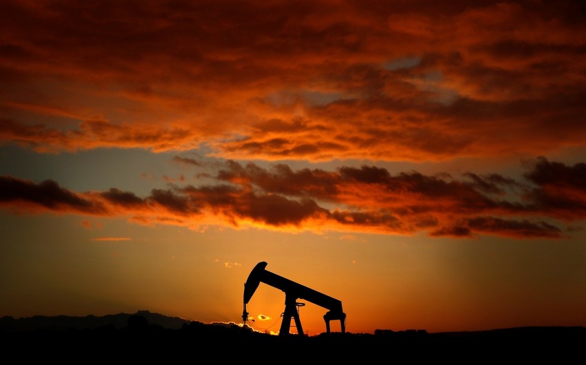Азербайджанская нефть незначительно упала в цене