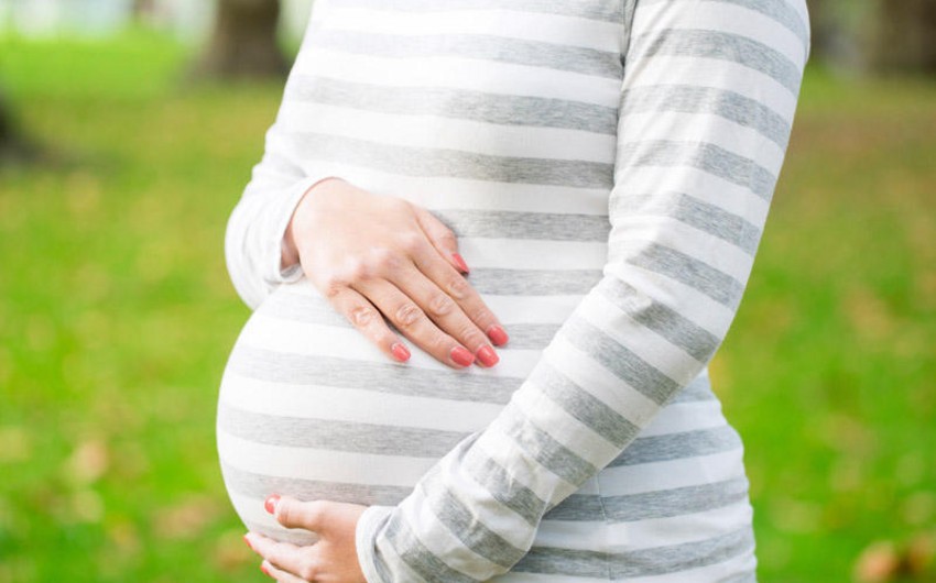 В Азербайджане предлагается отменить плату за обучение беременных женщин и матерей с ребенком до 2 лет
