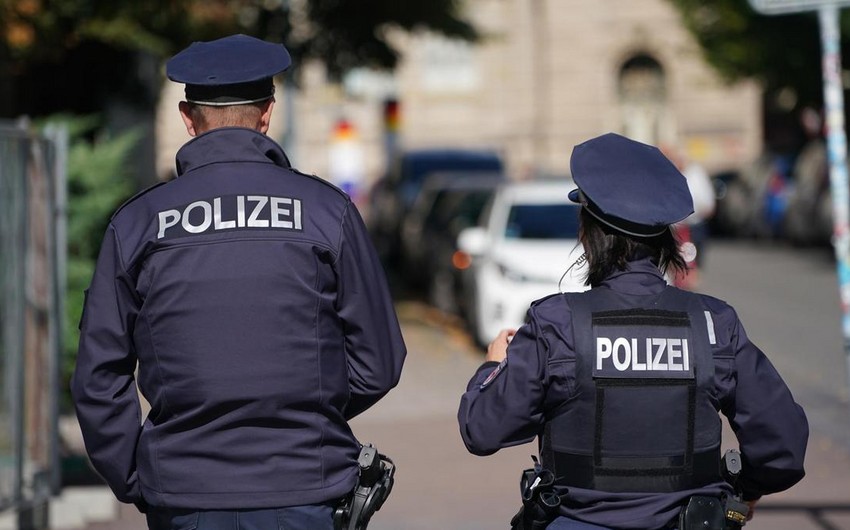 В Германии неизвестный напал на людей с холодным оружием