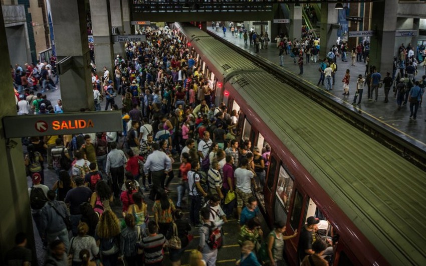 Метрополитен в столице Венесуэлы частично возобновил свою работу