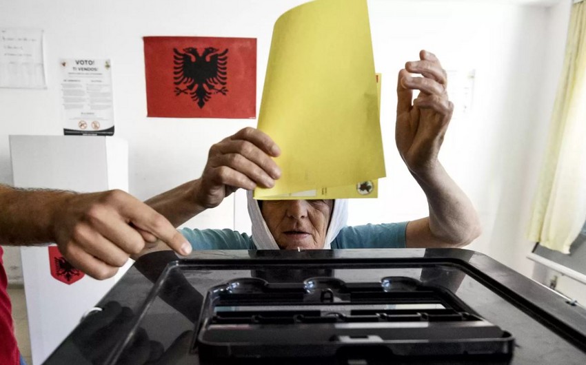 “Exit poll”: Albaniyada parlament seçkilərində hakim partiya qalib gəlib