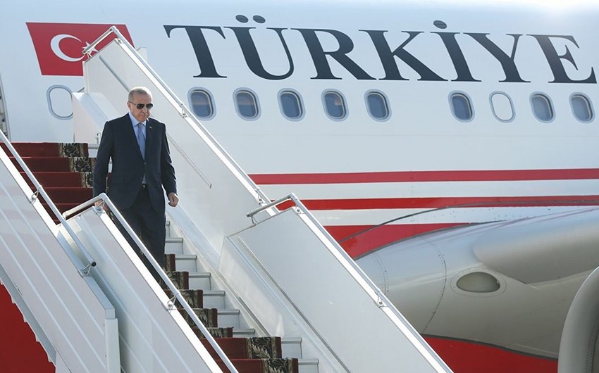 Самолет Эрдогана приземлился в Международном аэропорту Физули