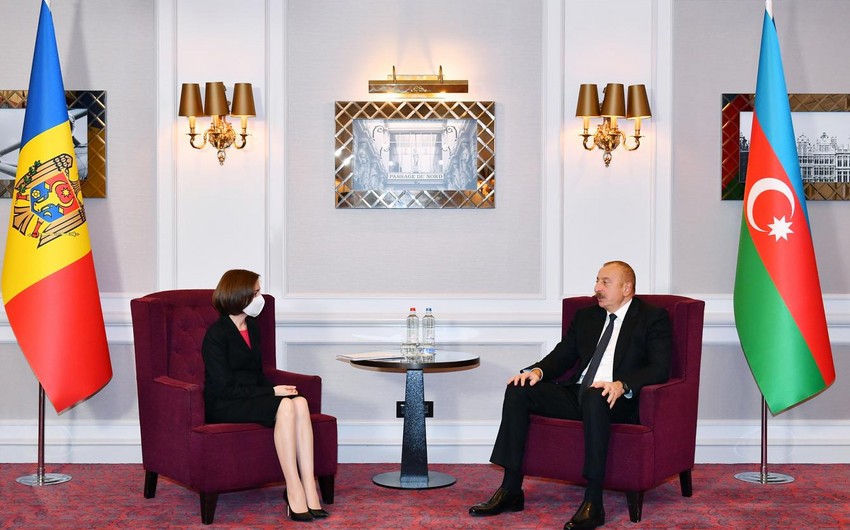 Azerbaijani President congratulates Moldovan counterpart