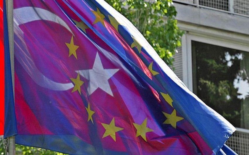 В министерстве Турции по делам ЕС 16 человек отстранены от занимаемой должности