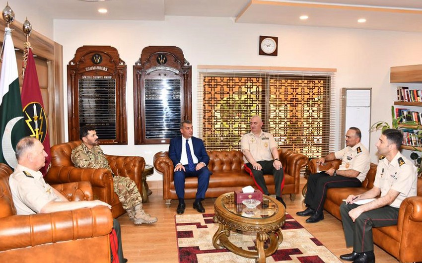 Azerbaijan’s Chief of General Staff visits Pakistan Special Service Group division