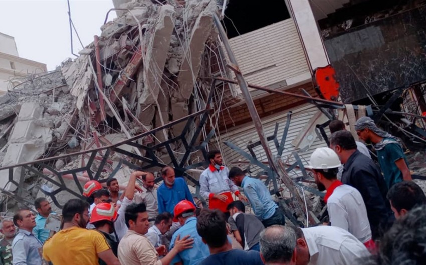 İranda ofis binasının çökməsi nəticəsində ölənlərin sayı 29 nəfərə çatıb