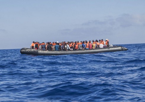 У побережья Сенегала перехвачено судно с более 200 нелегалами