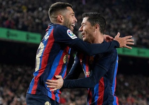 "Барселона" обыграла "Севилью" и увеличила отрыв от "Реала" в чемпионате Испании по футболу