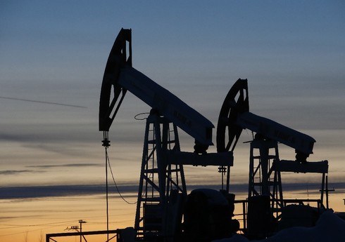 Саудовская Аравия призвала страны компенсировать перепроизводство нефти  