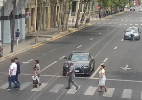 В Баку автомобиль сбил пешехода