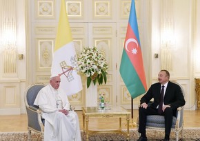 Президент Азербайджана поздравил Папу Римского Франциска с днем коронации 
