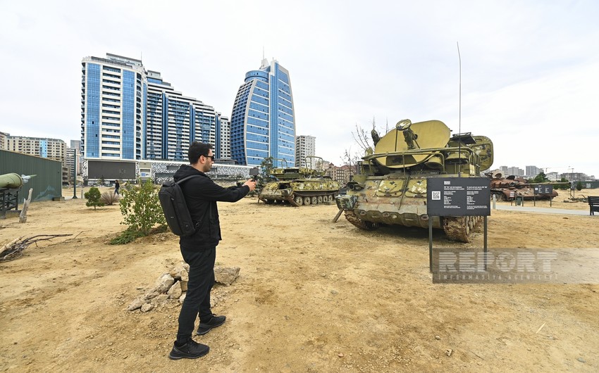 Турецкие журналисты посетили Парк военных трофеев