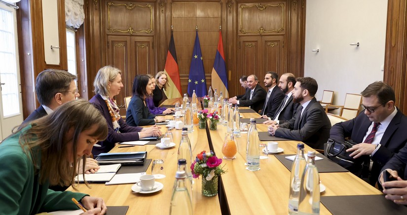 Главы МИД Армении и Германии обсудили вопросы региональной безопасности
