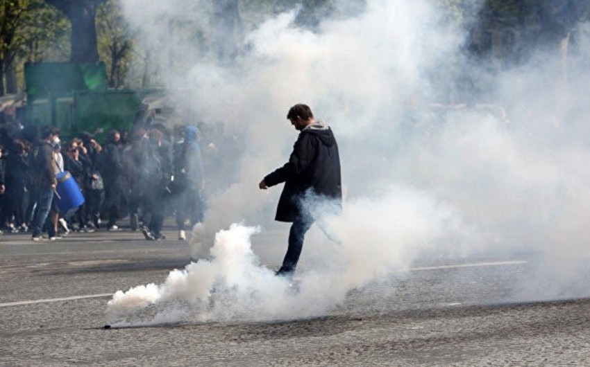 Schoolchildren block about hundreds of lyceums in protests in France