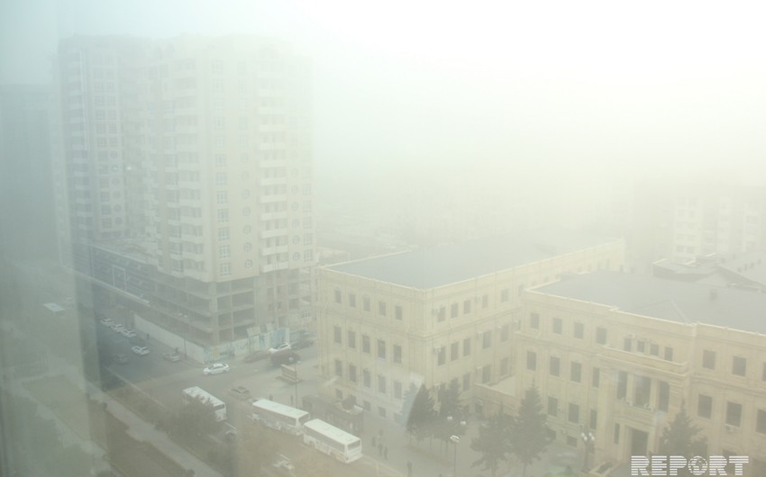 ​Баку окутал густой туман - ФОТО