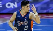 Chris Banchero becomes first-ever PBA player to hit 4-point shot