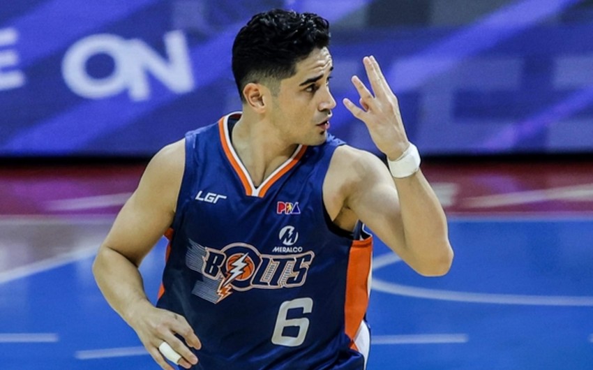 Chris Banchero becomes first-ever PBA player to hit 4-point shot