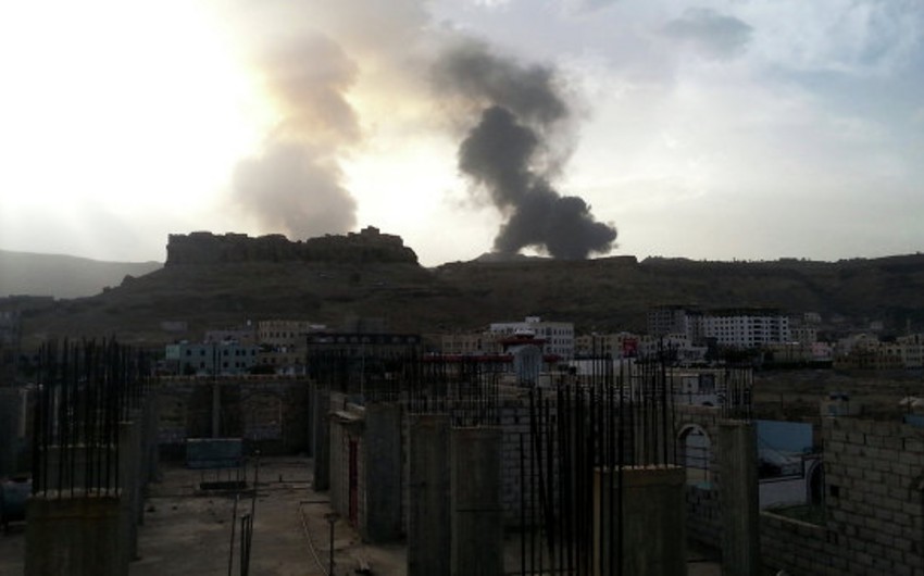 Самолеты коалиции разбомбили стратегическое нефтехранилище в Сане
