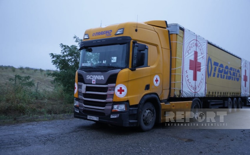 Truck with food cargo from Russian Red Cross Society heads from Aghdam to Khankandi