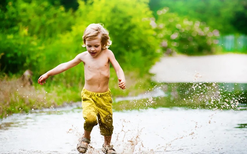 Ученые доказали, что детям полезно играть в грязи