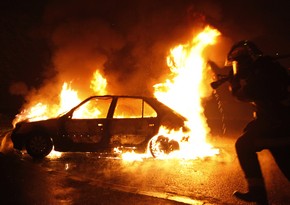 В Баку и Билясуваре сгорели автомобили 
