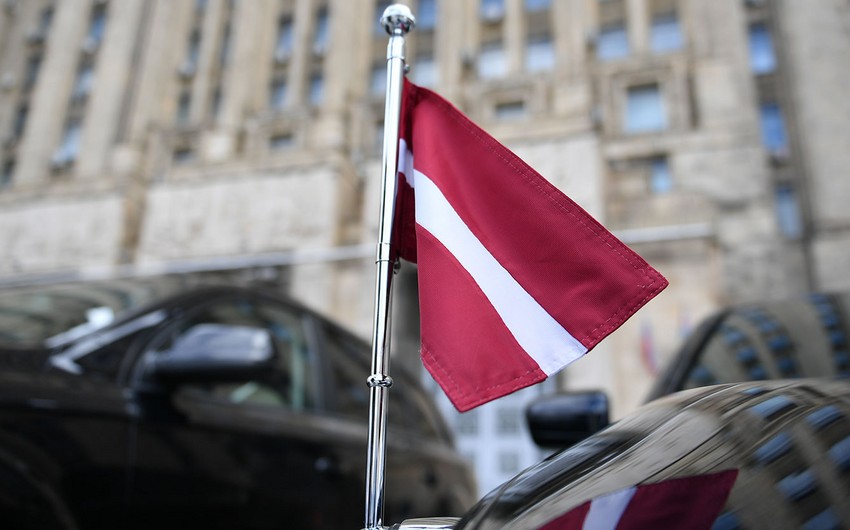 Латвия намерена депортировать 800 россиян без вида на жительство