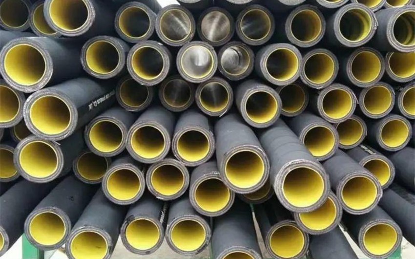 Azerbaijan begins rubber pipe exports to Kuwait