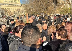 В Ереване представители рыбоводческих хозяйств проводят акцию протеста