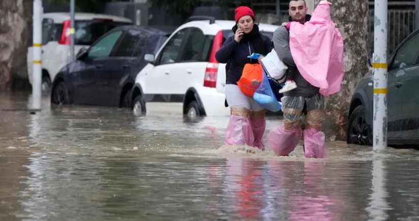 На север Италии обрушилась непогода с ливневыми дождями, один человек погиб