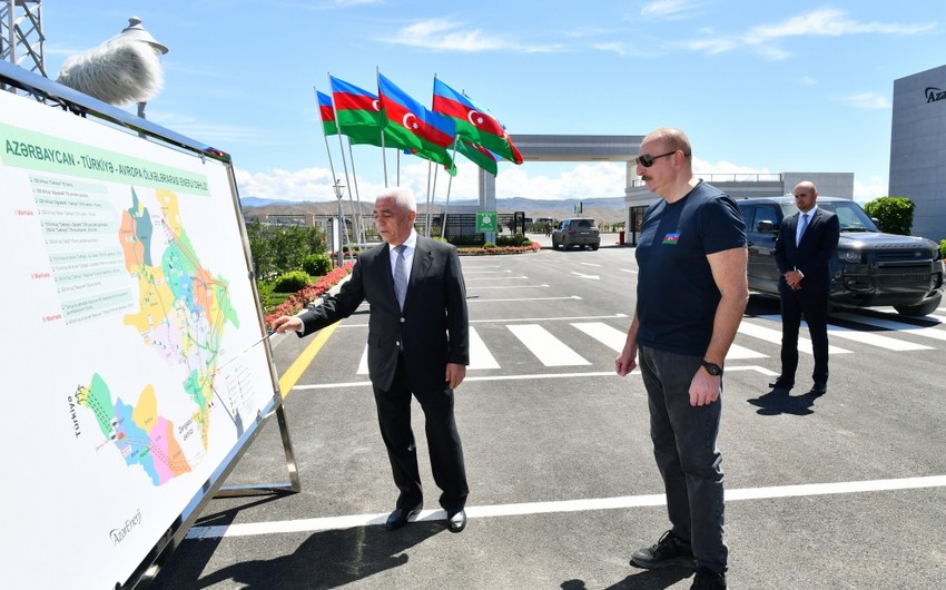 Президент Ильхам Алиев открыл 330-киловольтную узловую подстанцию Джебраил