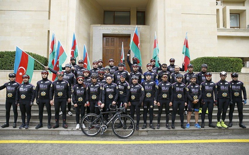 В Баку прошел велопробег, посвященный Дню государственного флага