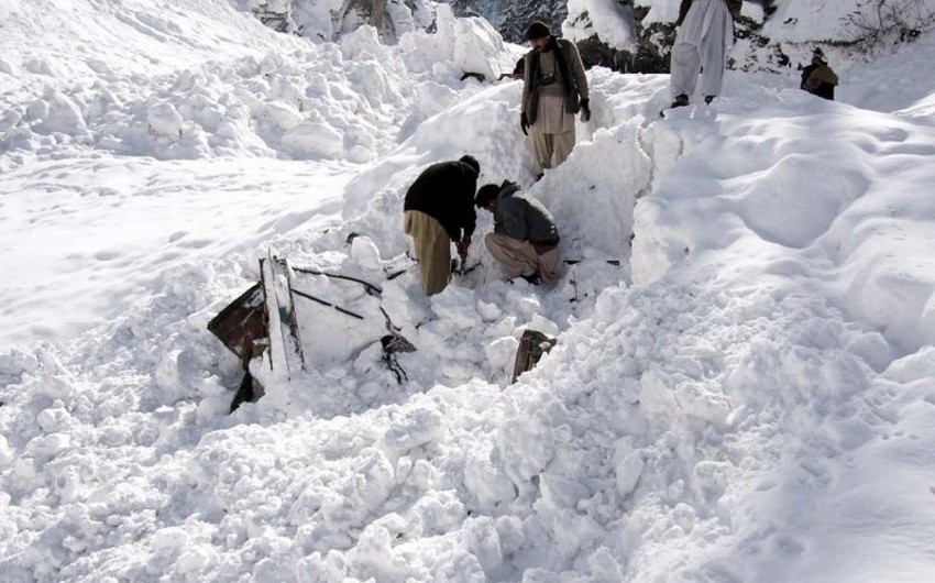 В Афганистане в результате схода лавины погибло 20 человек