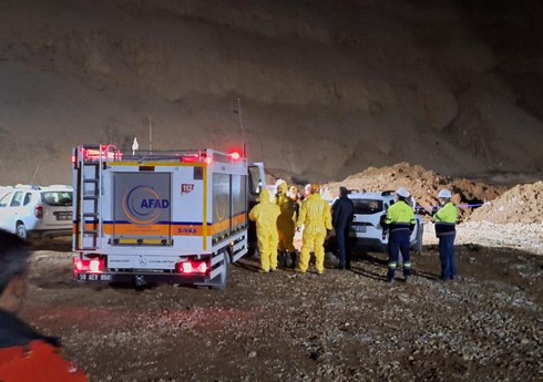 Во время аварии на шахте в Турции под завалами оказались 9 человек, есть погибший