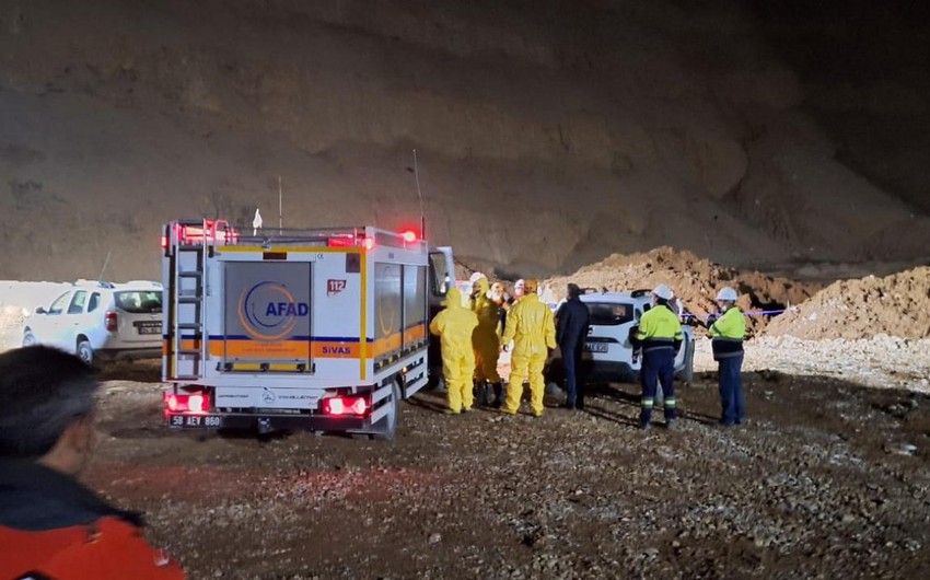 9 trapped under rubble, 1 killed in mine accident in Türkiye