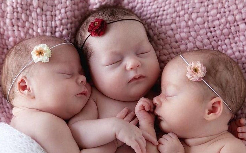 В Азербайджане в этом году родились 2 104 близняшки, 60 тройняшек