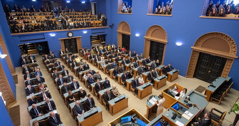 Estoniya əcnəbilərin səsvermə hüququndan məhrum edilməsi ilə bağlı konstitusiyaya düzəlişləri təsdiqləyib