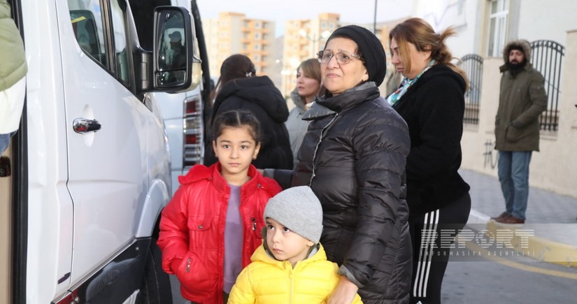 В Джебраил выехала очередная группа бывших вынужденных переселенцев