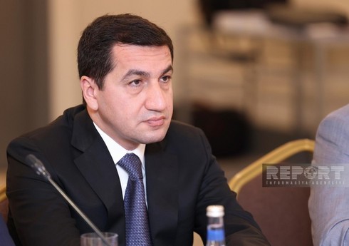 Хикмет Гаджиев: Азербайджан продолжит играть более активную роль в решении глобальных проблем