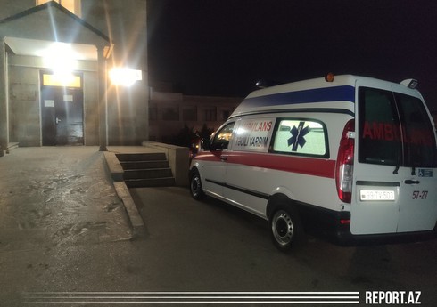 В Баку молодого человека ударили ножом в спину 