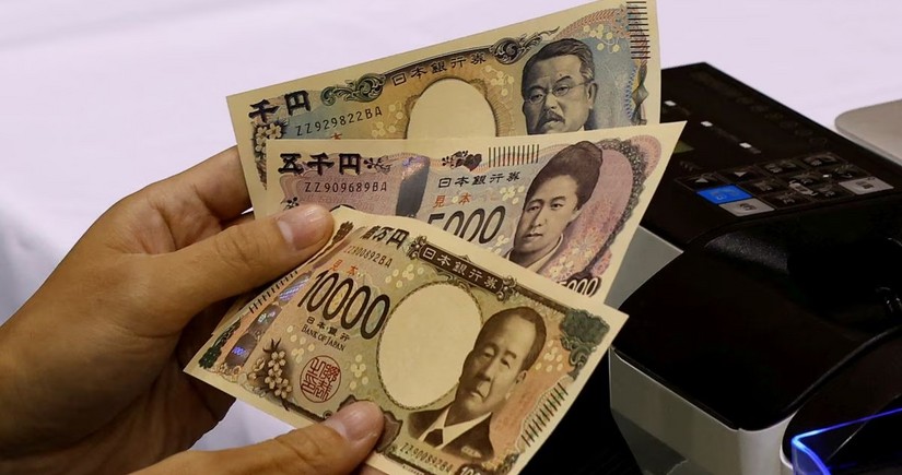 Банк Японии начал выпуск новых иеновых банкнот впервые за 20 лет