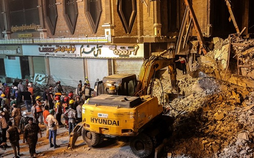 İranda binanın çökməsi nəticəsində ölənlərin sayı artıb