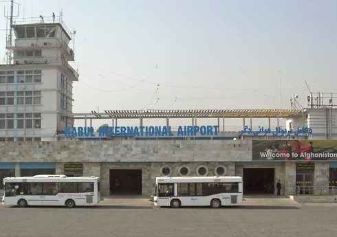 Послы США и Франции доставлены в аэропорт Кабула