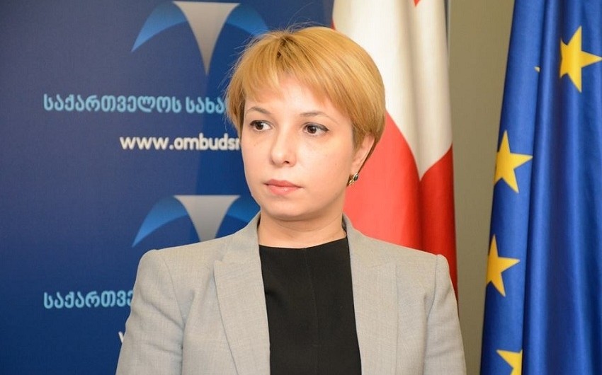 Gürcüstan ombudsmanı Mixeil Saakaşviliyə baş çəkib