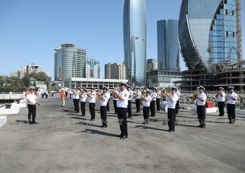 Представители ВМФ России находятся с визитом в Азербайджане