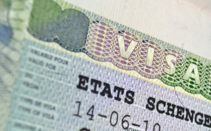 ​Количество выданных гражданам Азербайджана шенгенских виз возросло